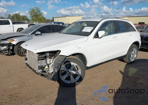 2017 Mercedes-Benz Glc 300 4Matic z USA, uszkodzony, nr VIN WDC0G4KB2HV012242